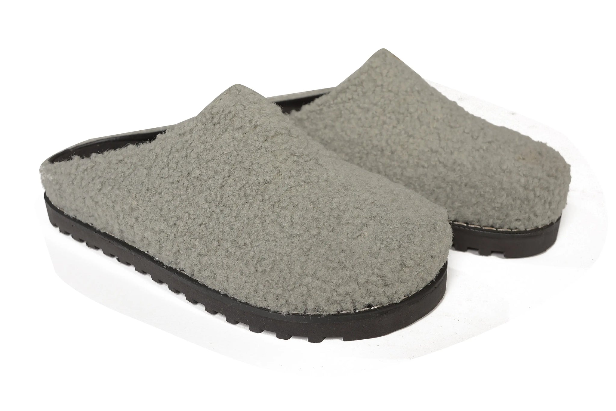 Velvy fur clogs Gray WOKA