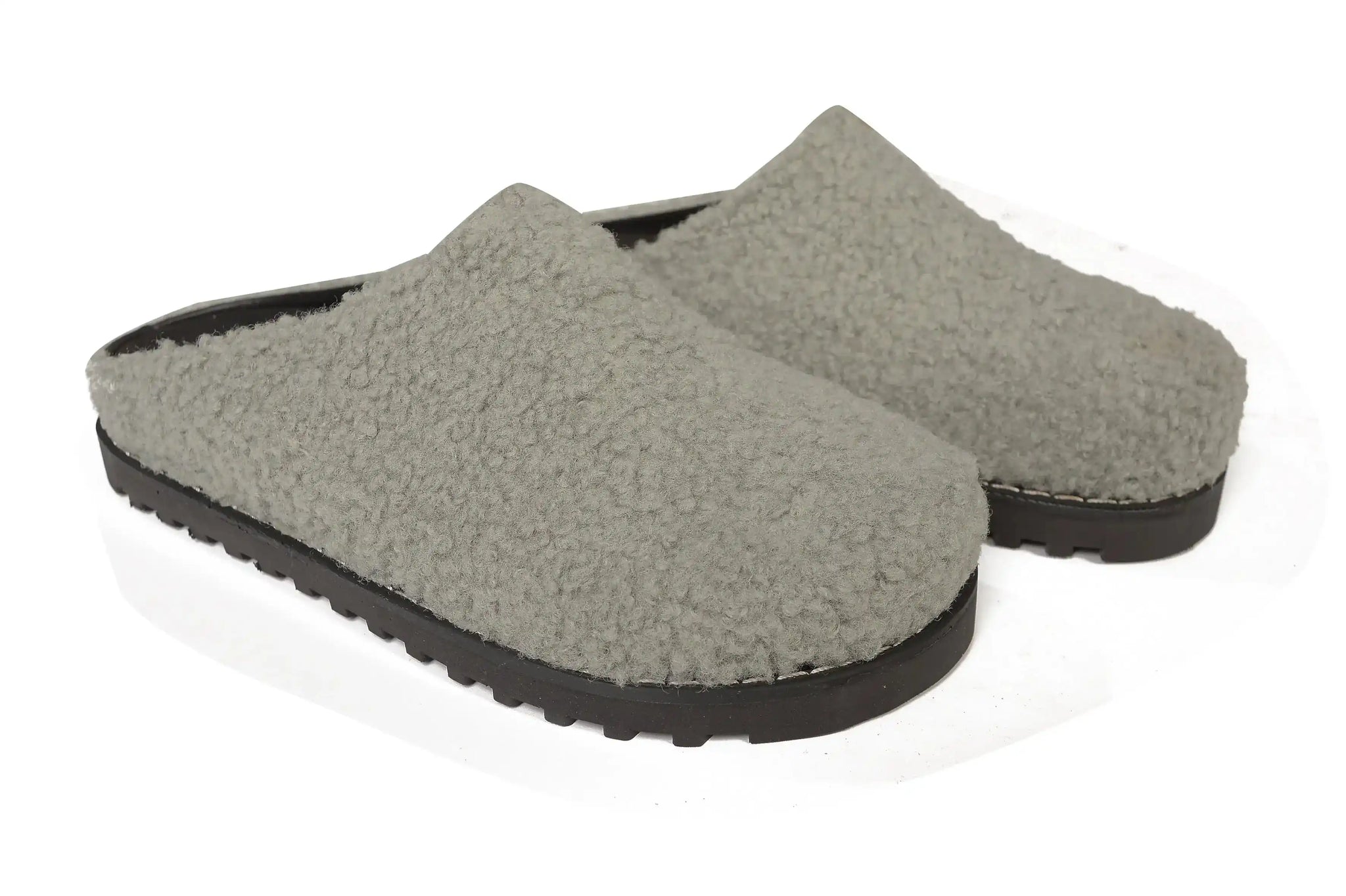 Velvy fur clogs Gray - WOKA